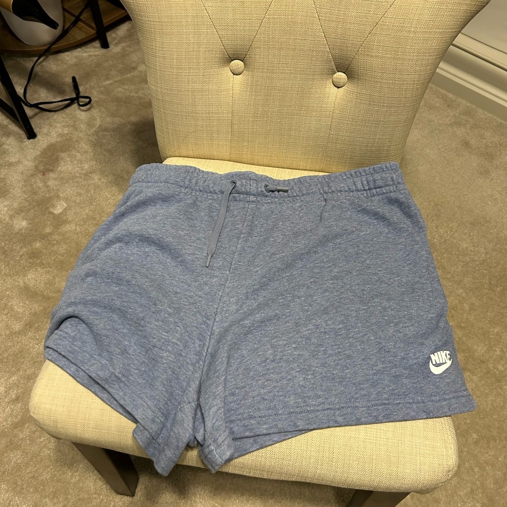 Nike Club Shorts - Size XL
